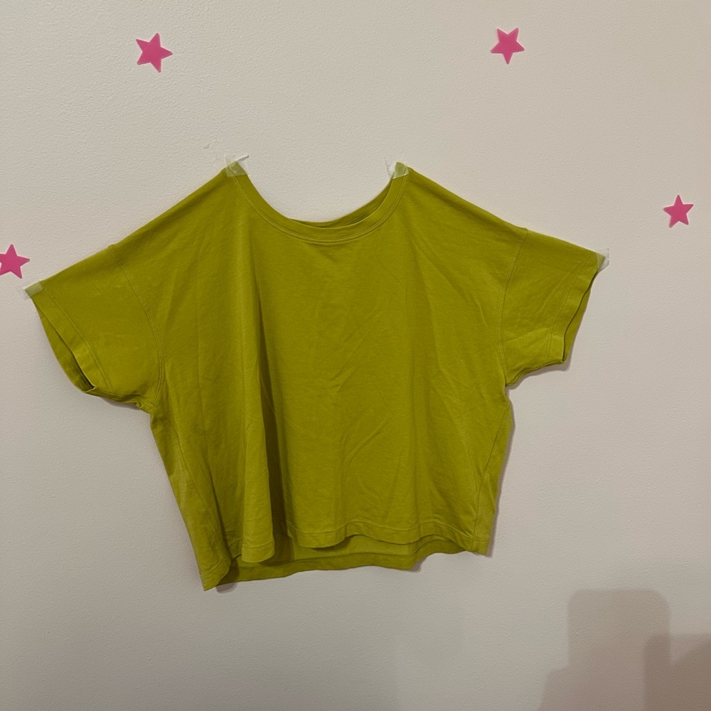 Lululemon Cate’s Tee Size 4 Yellow Pear